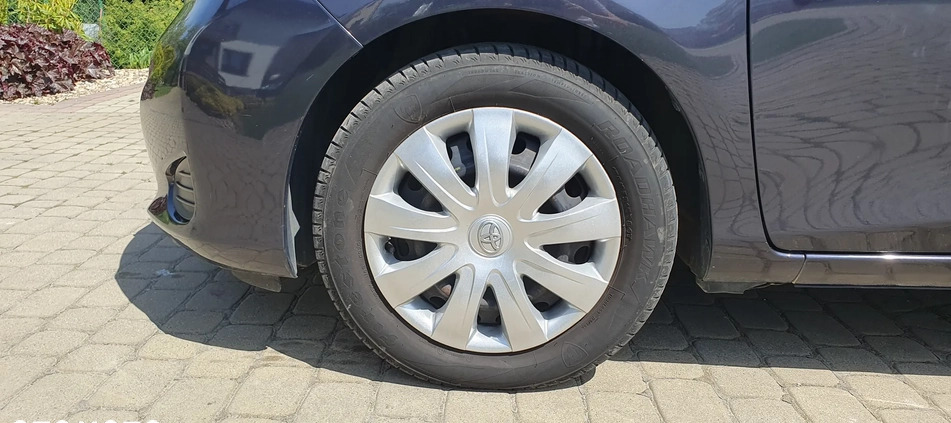 Toyota Yaris cena 32900 przebieg: 173000, rok produkcji 2014 z Tuszyn małe 379